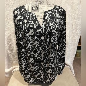 Women’s silky XL long sleeved black and white blouse